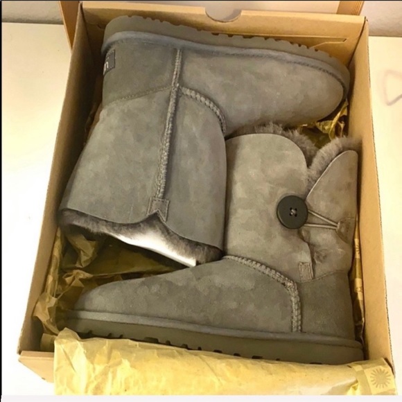 COPY - Ugg Grey Bailey Button Boots Size 5 - Picture 2 of 9